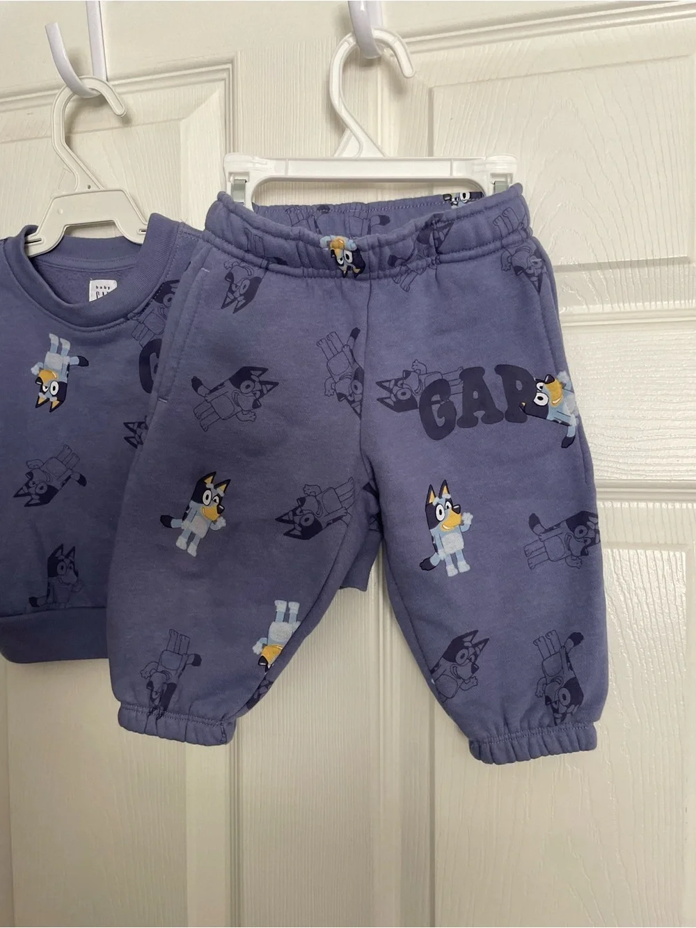 GAP Baby 6-12 Months Bluey Lavender Pullover Sweatshirt and Sweatpants Set